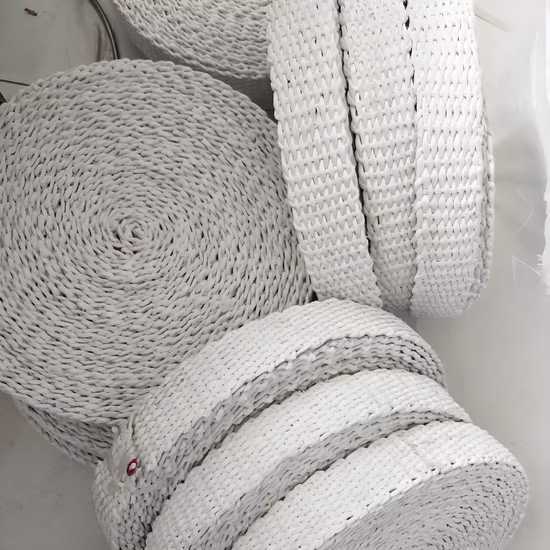 Fita de isolamento resistente ao fogo de alta temperatura, branca, com baixa fumaça e livre de halogênio, 0,3 mm de espessura, usada principalmente em pacotes de enrolamento de bateria de veículos de nova energia